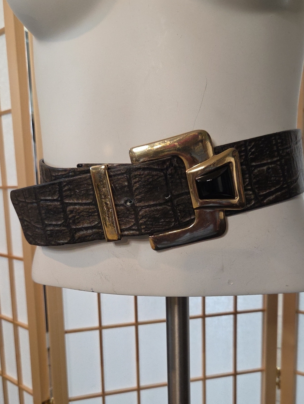 Women's Textured Brown Croc-Embossed Leather Belt with Gold Buckle